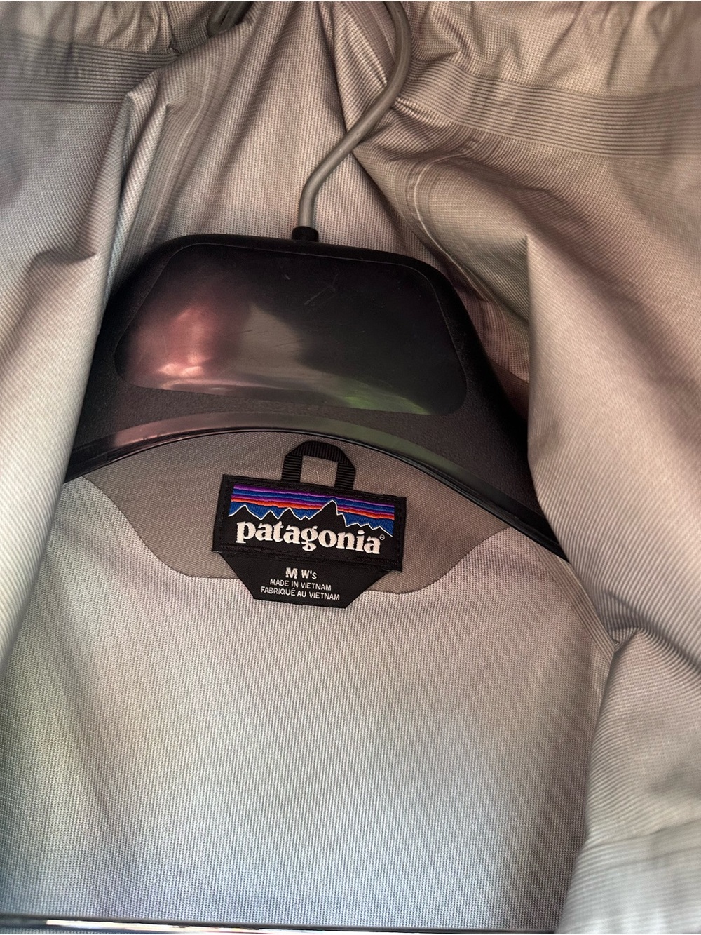 Women Patagonia rain coat - Picture 3 of 5